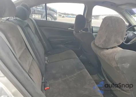 2010 Honda Accord Lxp z USA, uszkodzony, nr VIN 1HGCP2F48AA053668